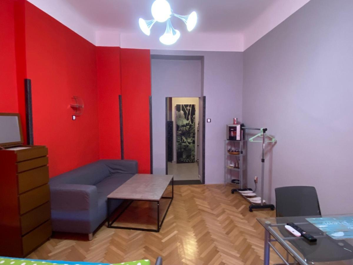 Apartment B42 Bed And Cafe プラハ エクステリア 写真