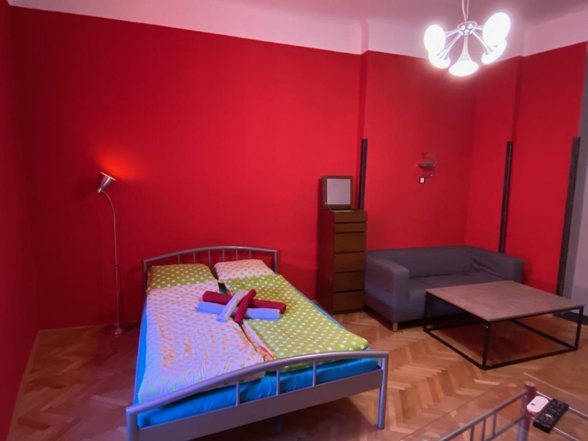 Apartment B42 Bed And Cafe プラハ エクステリア 写真