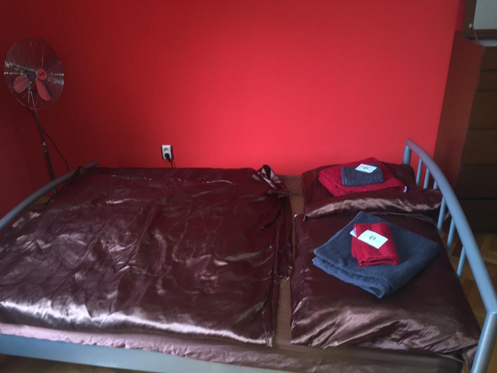 Apartment B42 Bed And Cafe プラハ エクステリア 写真