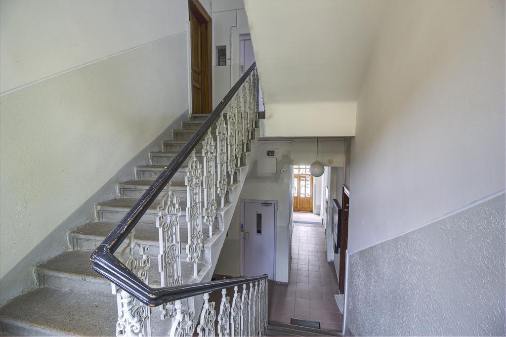 Apartment B42 Bed And Cafe プラハ エクステリア 写真