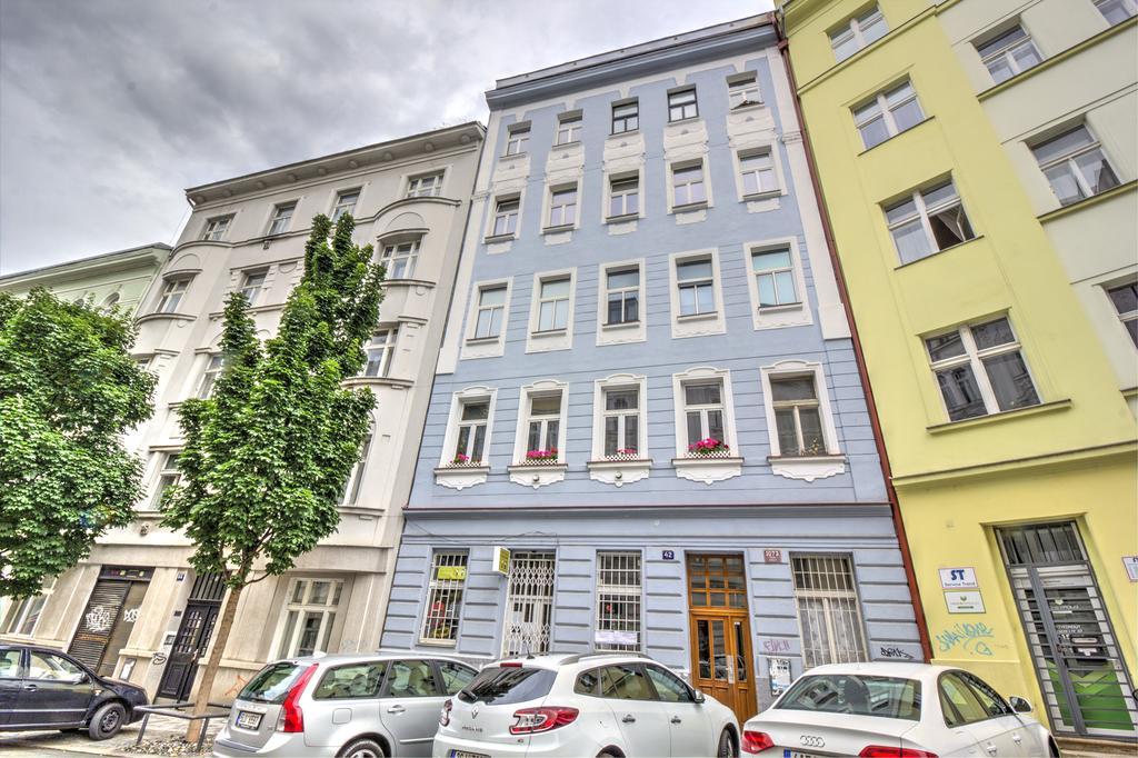 Apartment B42 Bed And Cafe プラハ エクステリア 写真